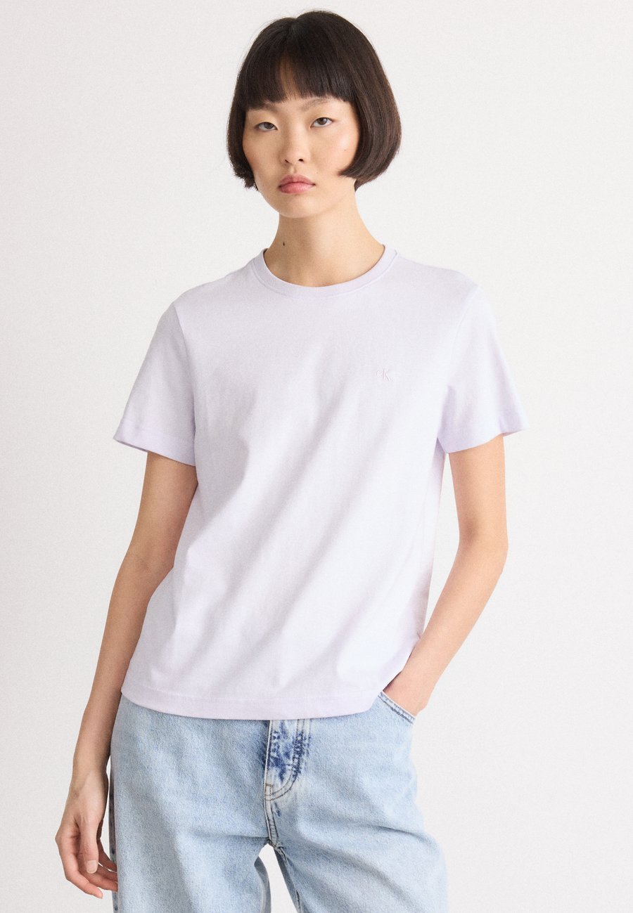 Футболка Calvin Klein Jeans ARCHIVE CREW TEE, Lacey Lilac/Lilac
Футболка Calvin Klein Jeans ARCHIVE CREW TEE, Lacey Lilac/Lilac