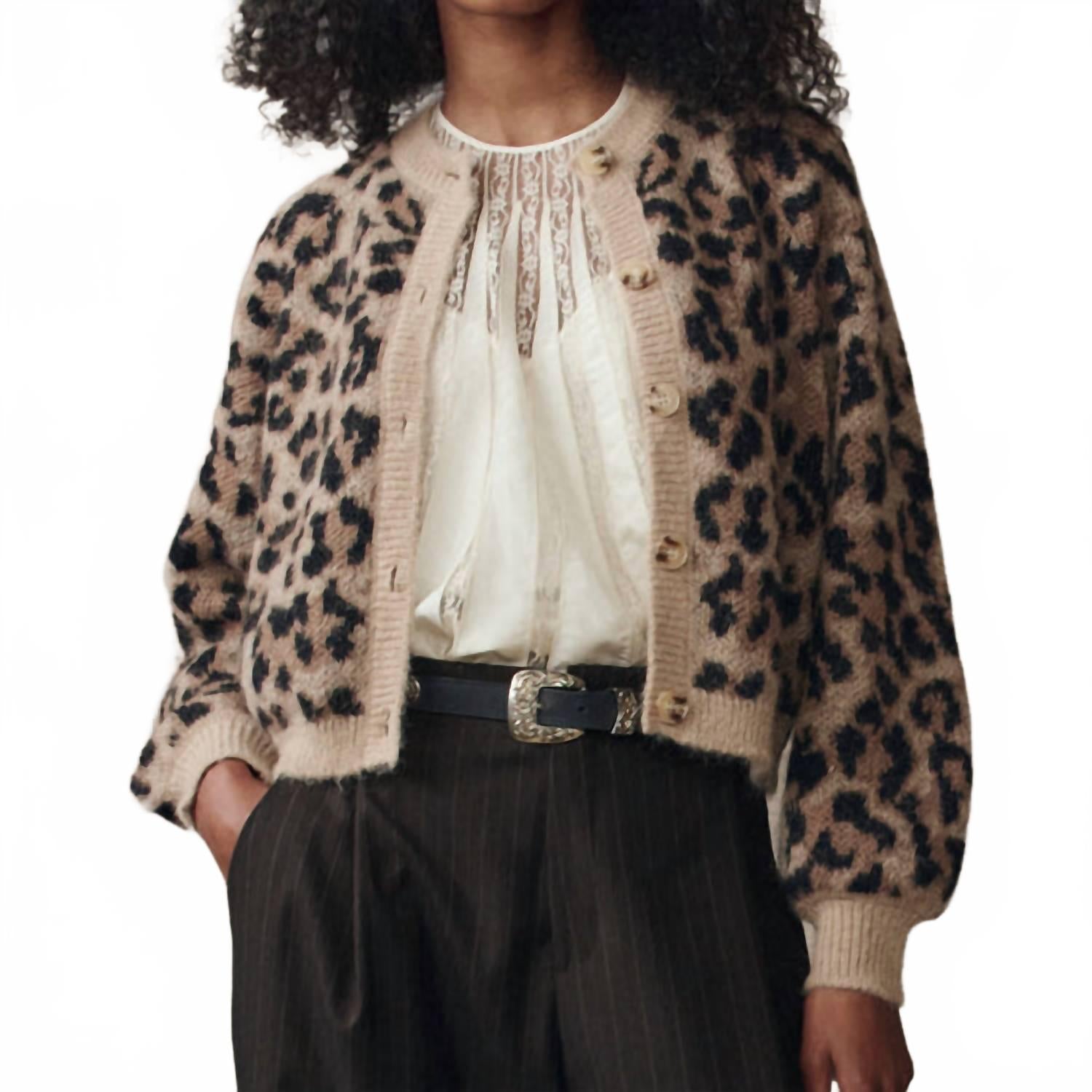 THE GREAT Кардиган с длинными рукавами Windsor с леопардовым принтом
THE GREAT Кардиган с длинными рукавами Windsor с леопардовым принтом