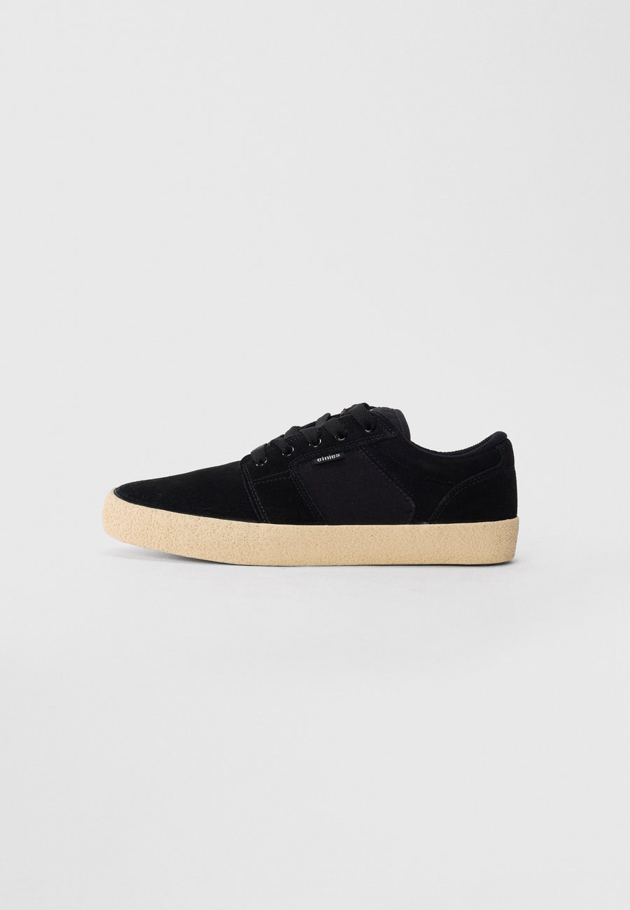 Кроссовки Etnies BARGE, Dark Black/Black
Кроссовки Etnies BARGE, Dark Black/Black