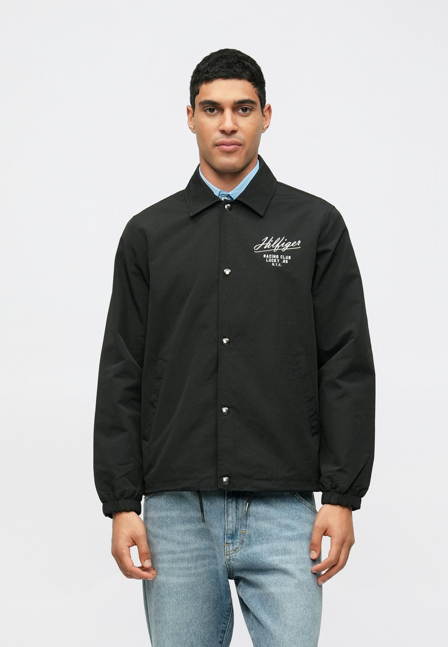 Куртка Tommy Hilfiger RACING COACH JACKET, Black
Куртка Tommy Hilfiger RACING COACH JACKET, Black