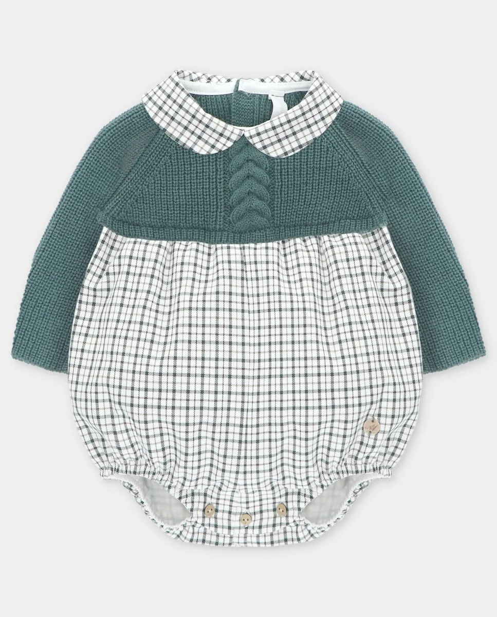 Вязаный комбинезон для младенца с микропринтом клеткой бутылочно-зеленого цвета Martín Aranda
Вязаный комбинезон для младенца с микропринтом клеткой бутылочно-зеленого цвета Martín Aranda