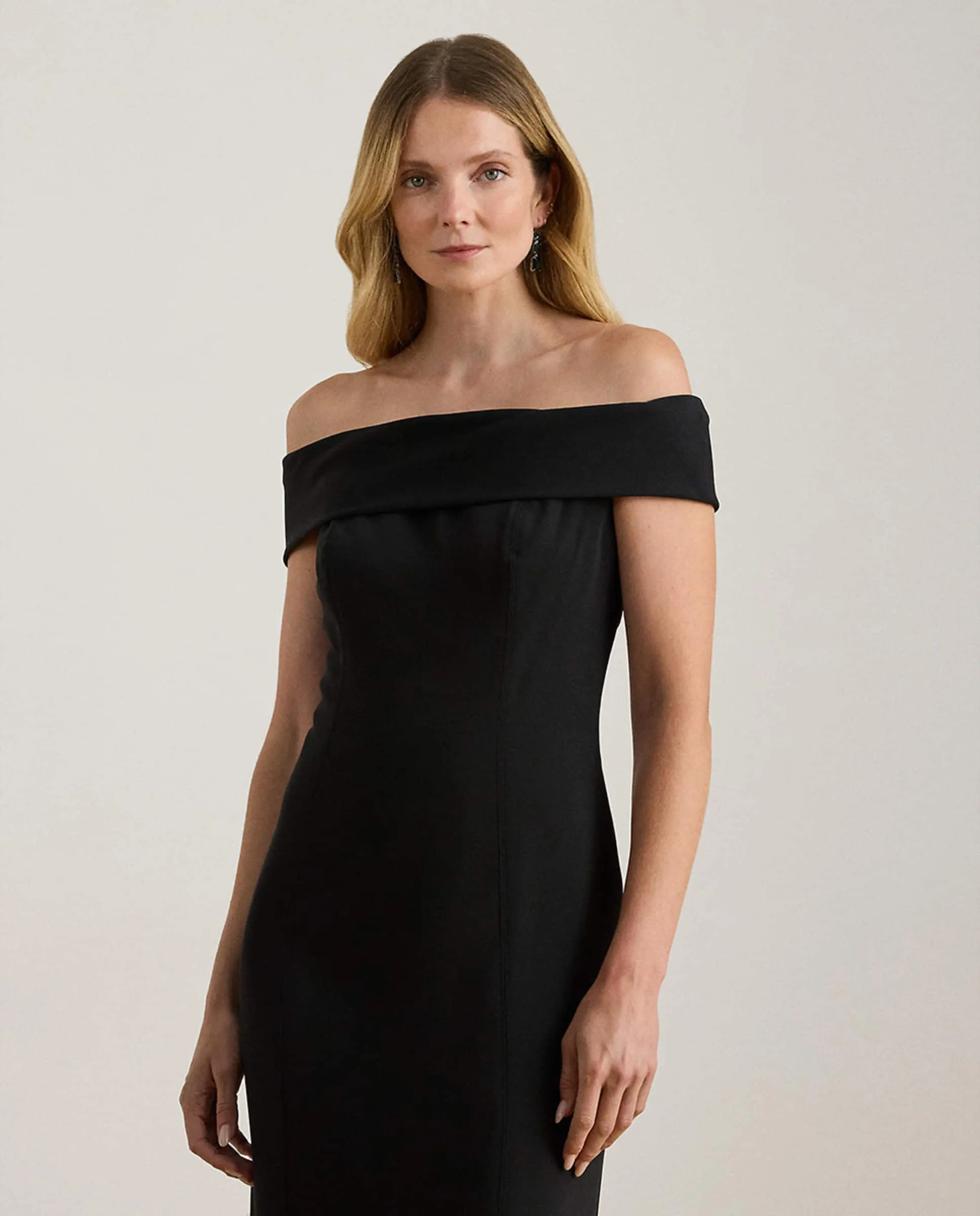 Длинное платье с открытыми плечами Lauren Ralph Lauren, черный
Длинное платье с открытыми плечами Lauren Ralph Lauren, черный