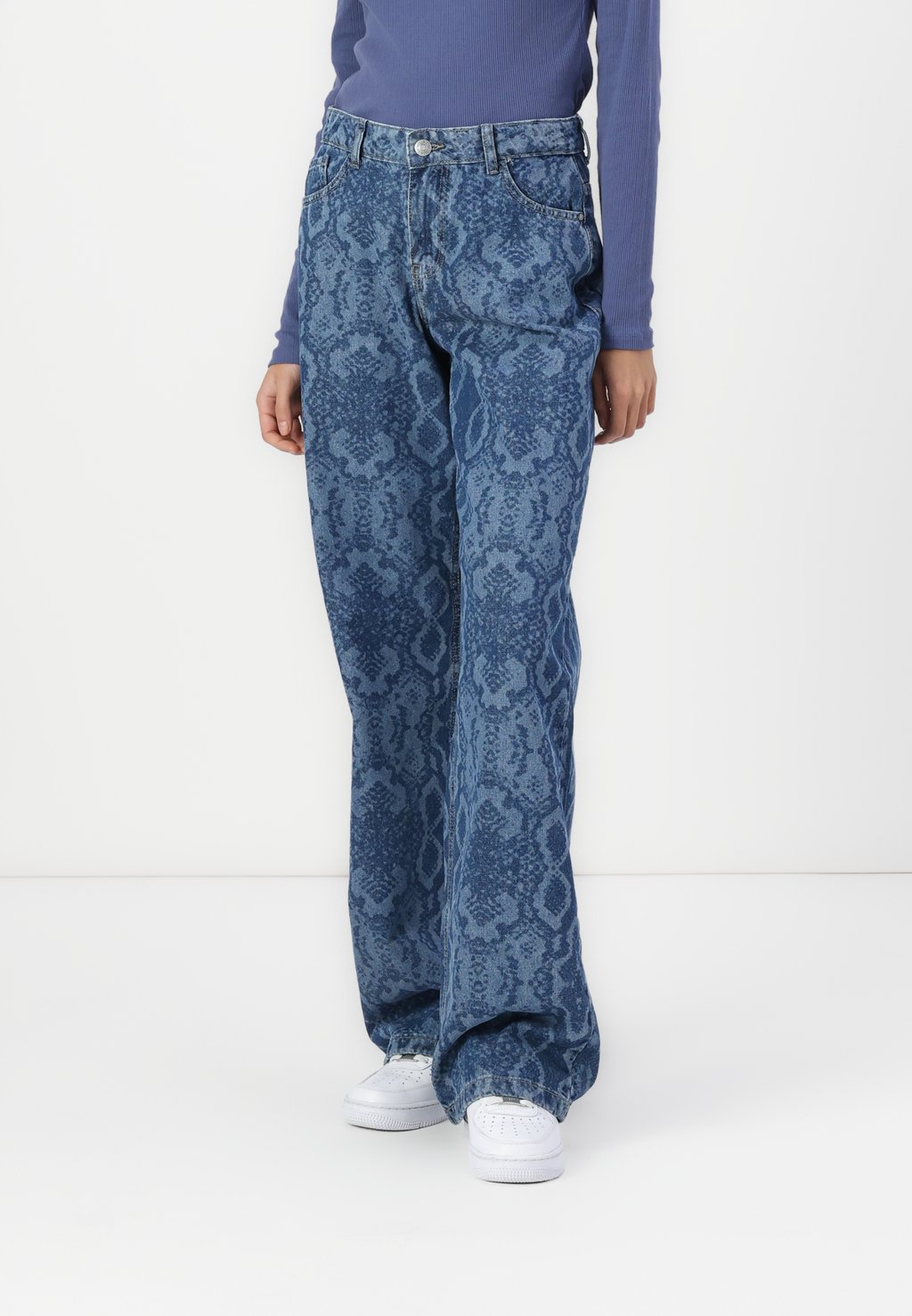 Джинсы прямого покроя SNAKE WIDE LEG Noisy May, деним
Джинсы прямого покроя SNAKE WIDE LEG Noisy May, деним