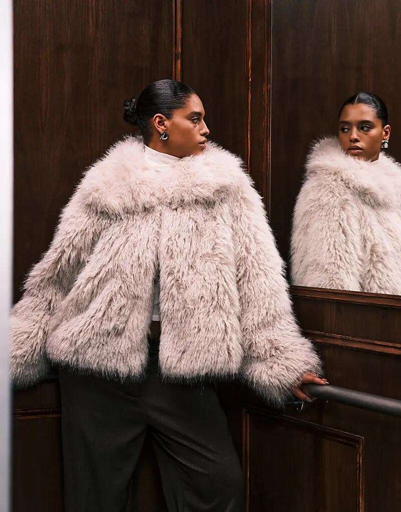 Укороченная куртка Curve из искусственного меха кремового цвета от ASOS DESIGN
Укороченная куртка Curve из искусственного меха кремового цвета от ASOS DESIGN