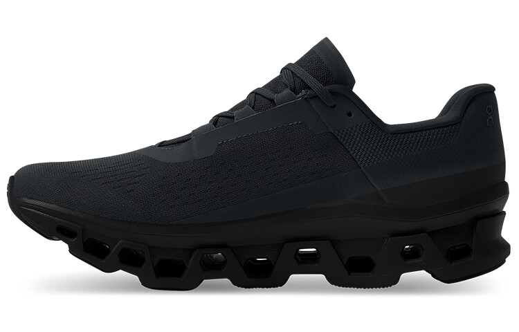 О мужских кроссовках для бега Cloudmonster
О мужских кроссовках для бега Cloudmonster