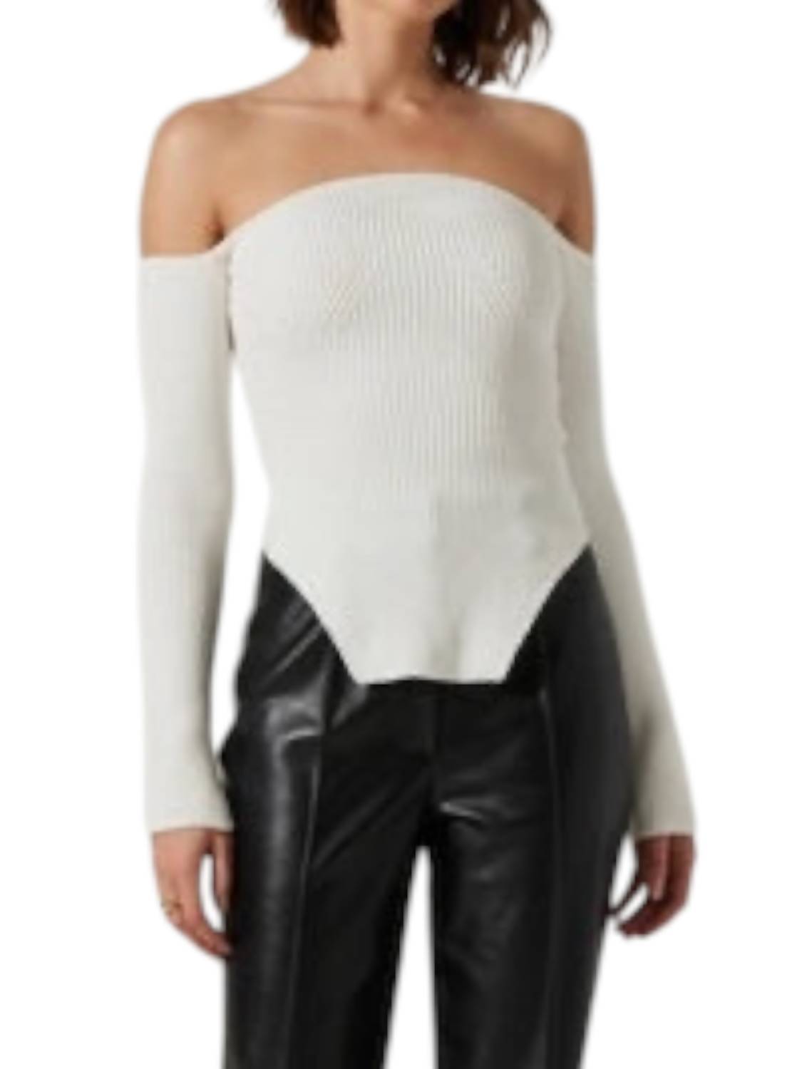 Свитер Aeralyn кремового цвета ASTR
Свитер Aeralyn кремового цвета ASTR