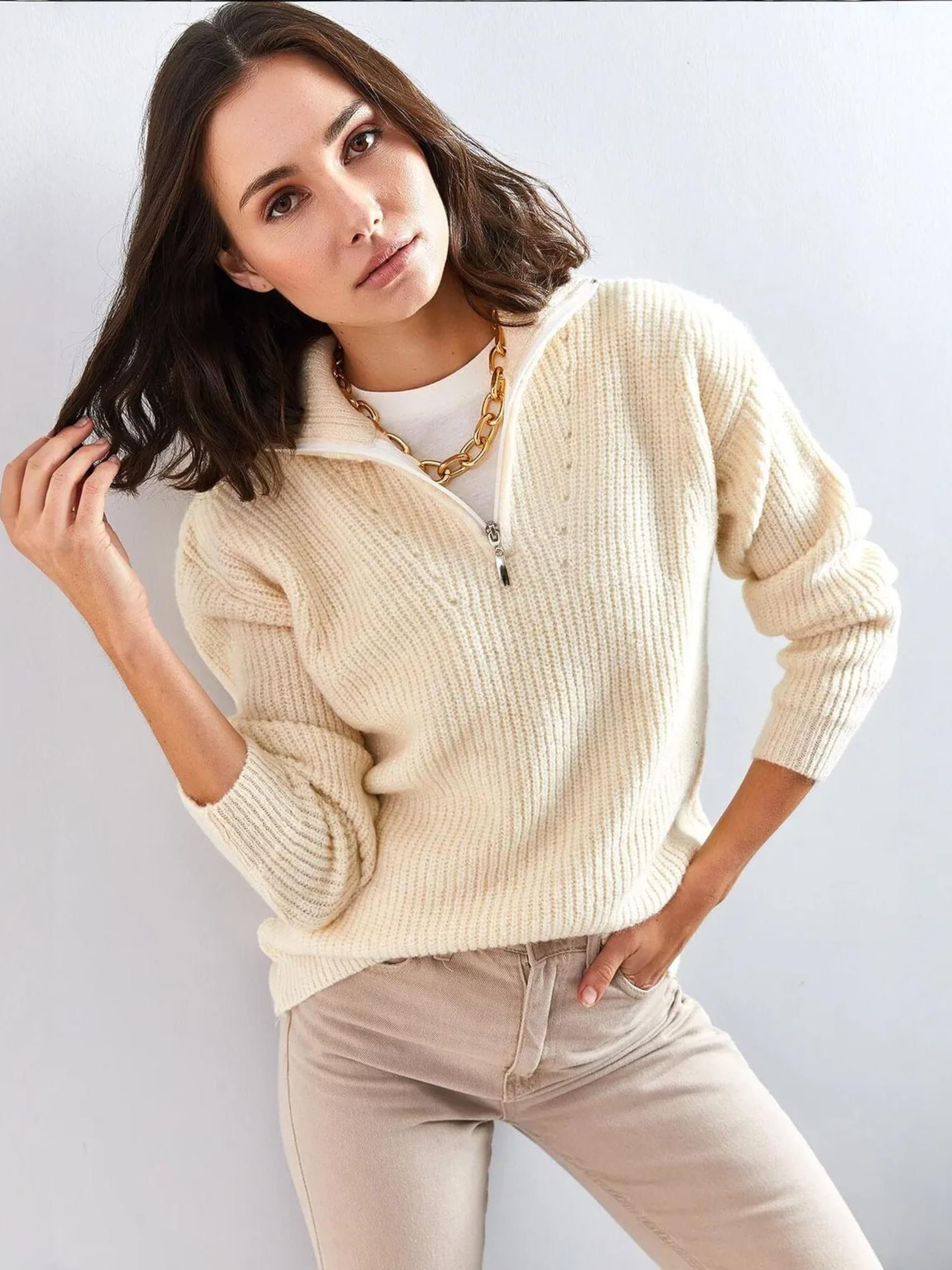 Bianco Lucci Свитер в цвете Cream
Bianco Lucci Свитер в цвете Cream