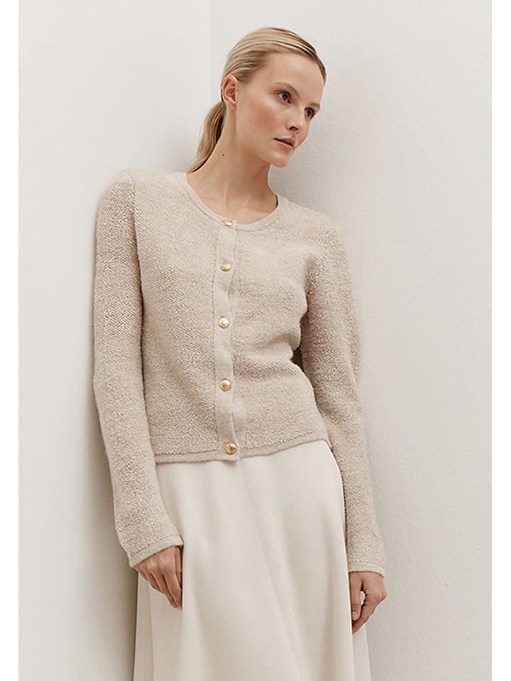 Бежевый кардиган More & More
Бежевый кардиган More & More