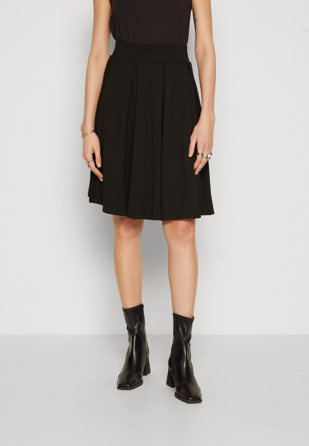 Юбка А-силуэта Anna Field, черная
Юбка А-силуэта Anna Field, черная
