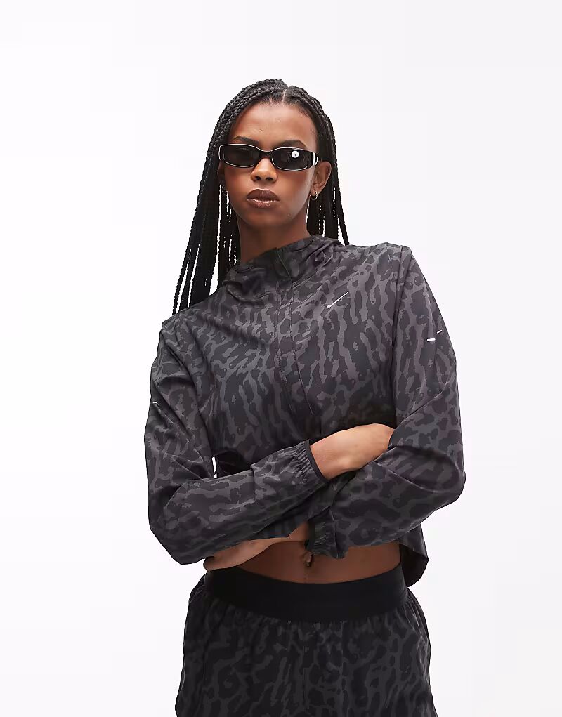 Куртка Nike Running Swift Leopard Print Repel, черный
Куртка Nike Running Swift Leopard Print Repel, черный