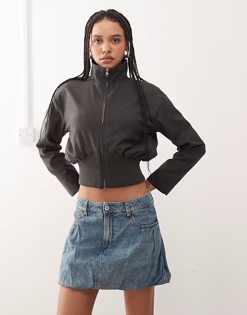 COLLUSION джинсовая мини-юбка с низкой посадкой светлого оттенка
COLLUSION джинсовая мини-юбка с низкой посадкой светлого оттенка