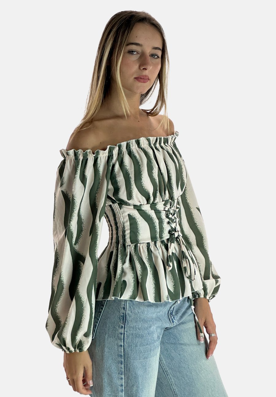Блуза Elara Blouse, Grün/Green
Блуза Elara Blouse, Grün/Green