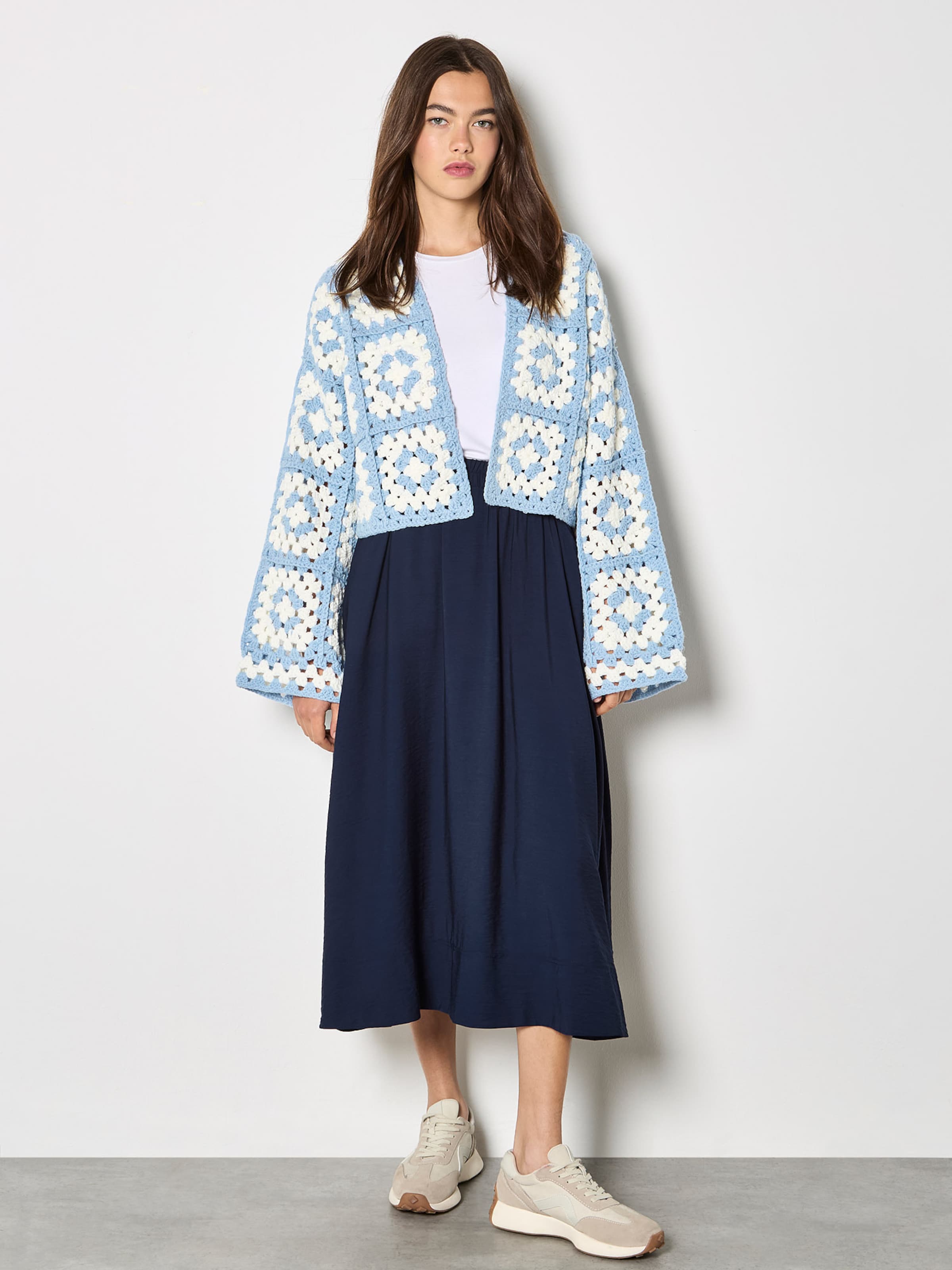 Apricot Вязаный кардиган в синем цвете
Apricot Вязаный кардиган в синем цвете