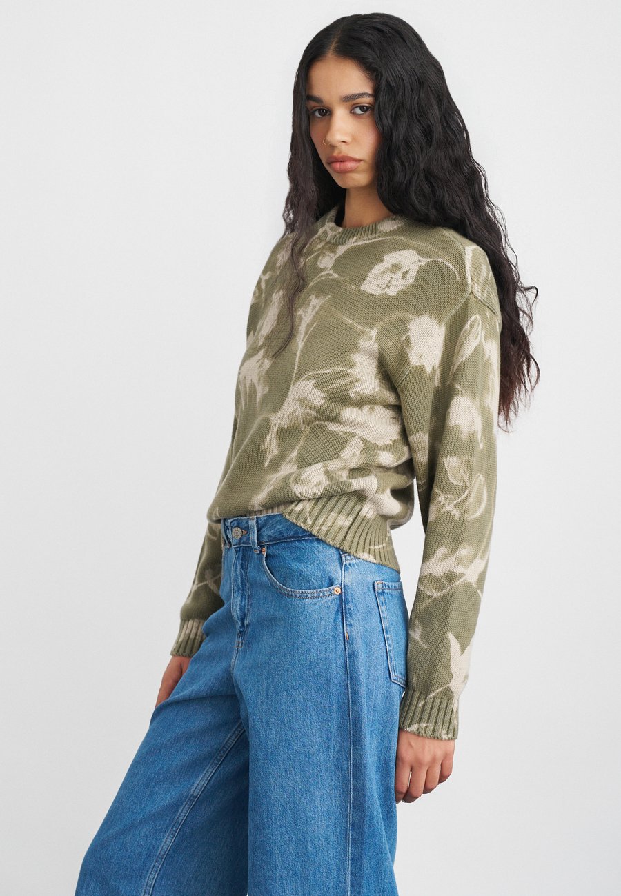 Джемпер Obey Clothing LEAVES CREW SWEATER, Olive /Olive
Джемпер Obey Clothing LEAVES CREW SWEATER, Olive /Olive