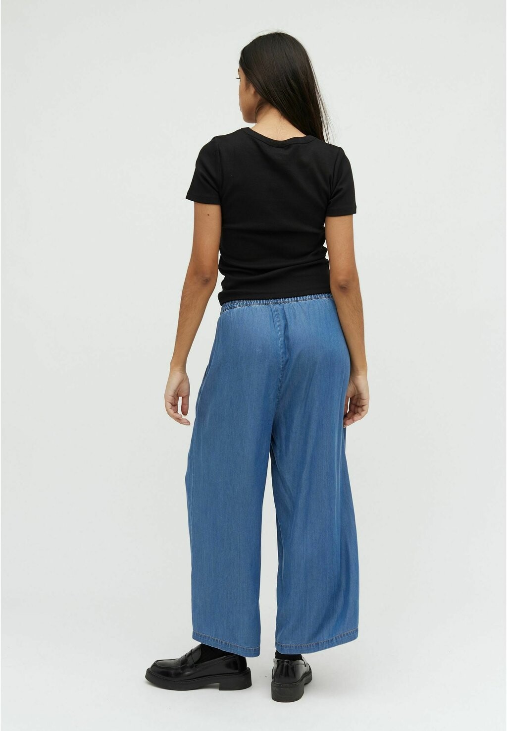 Расклешенные джинсы mbyM, синий деним
Расклешенные джинсы mbyM, синий деним