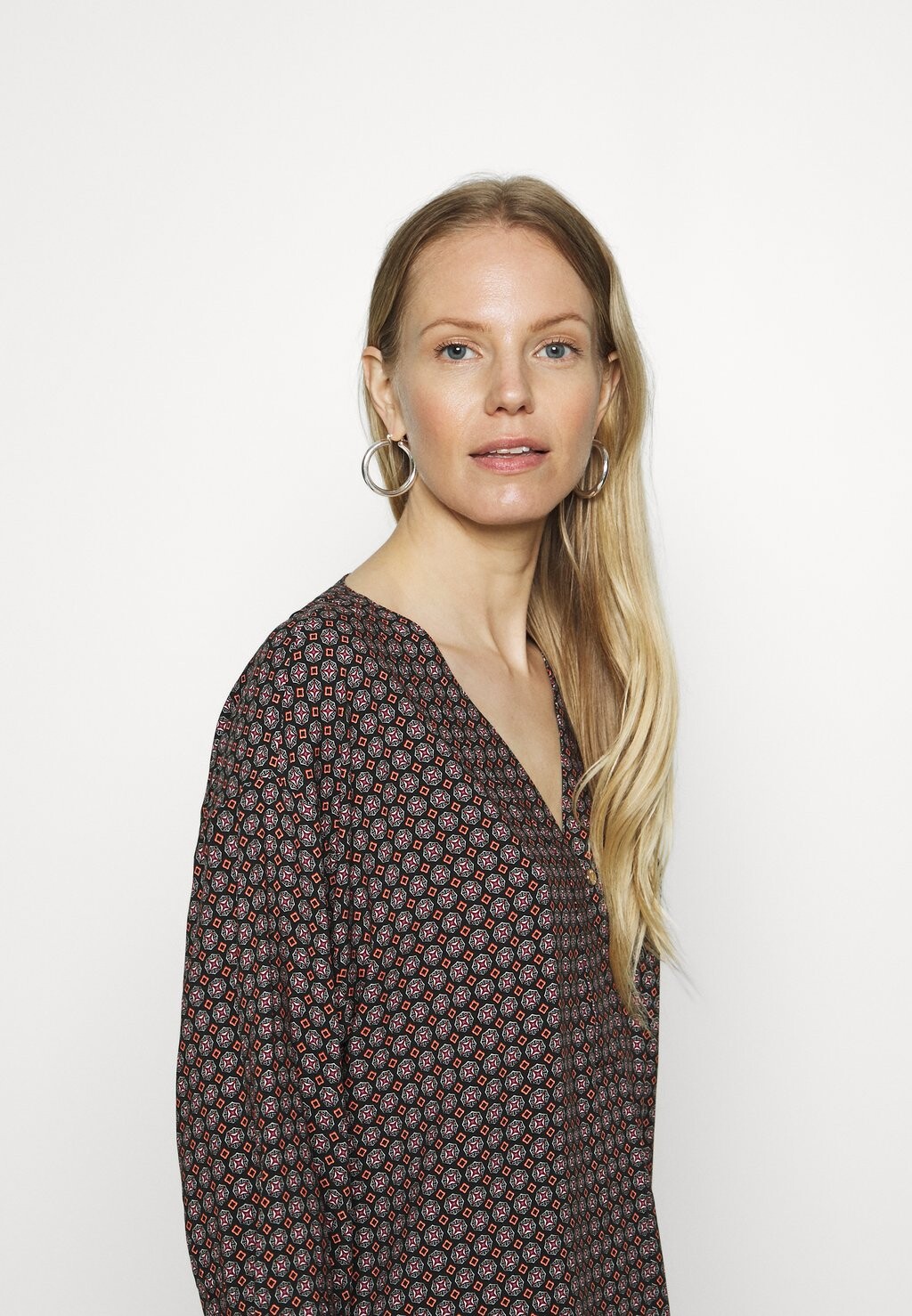 Туника FLUENT Esprit Collection, черный
Туника FLUENT Esprit Collection, черный