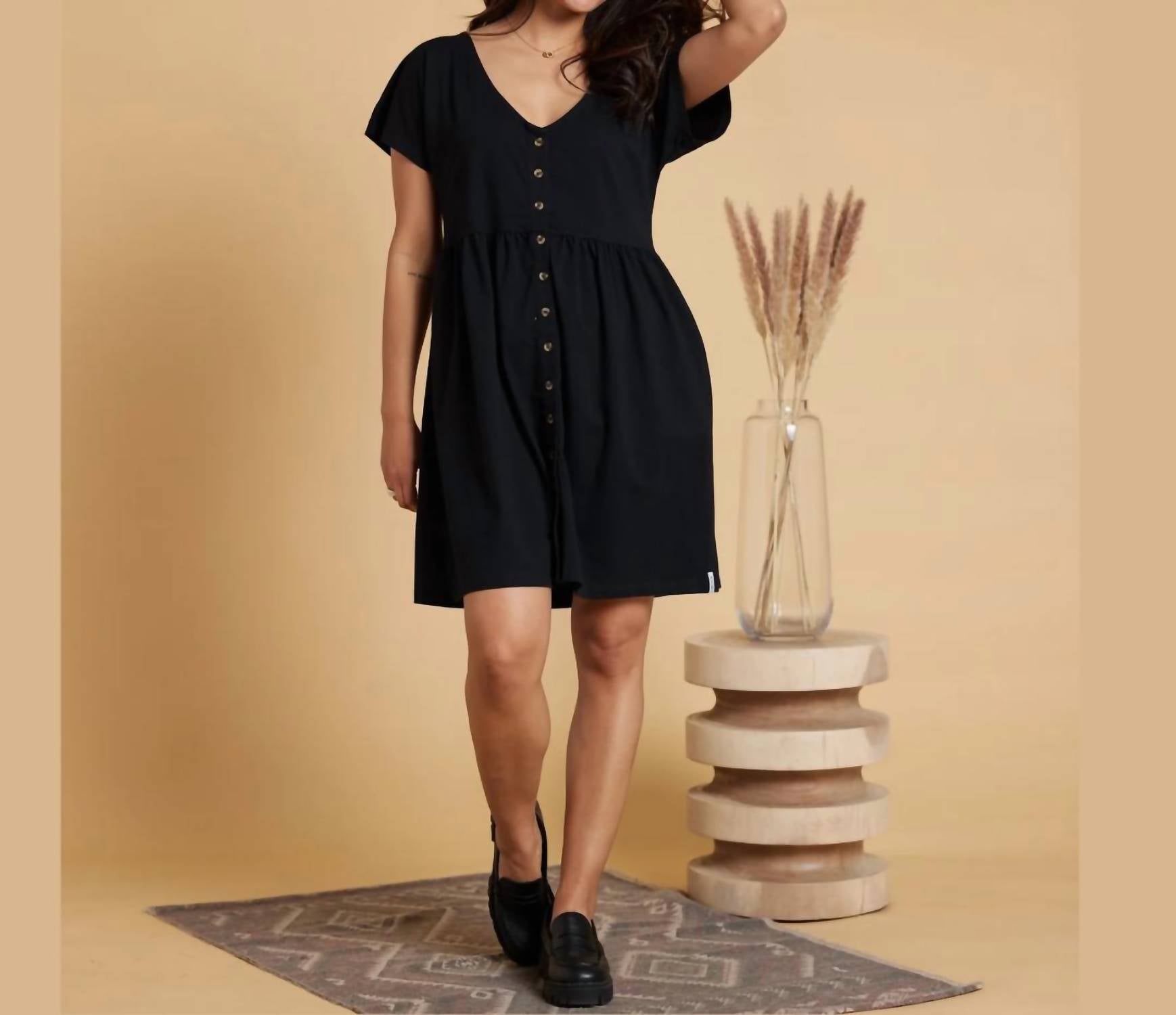 Джози Баттон Миди платье черное Known Supply
Джози Баттон Миди платье черное Known Supply