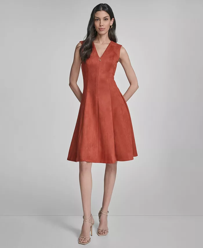 Женское платье-футляр без рукавов с расклешенным подолом Calvin Klein, оранжевый
Женское платье-футляр без рукавов с расклешенным подолом Calvin Klein, оранжевый