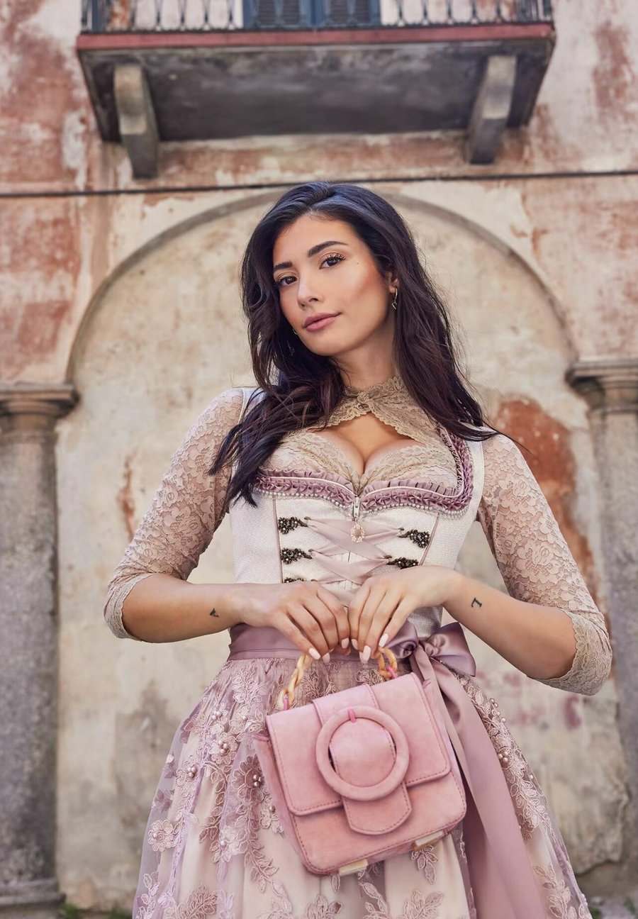 Платье Krüger Dirndl MILANO, Natur/Beige
Платье Krüger Dirndl MILANO, Natur/Beige