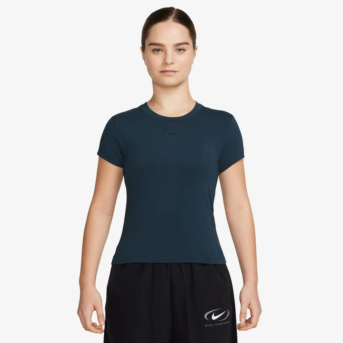 Женская футболка Sportswear Chill Knit Nike, темно-синий
Женская футболка Sportswear Chill Knit Nike, темно-синий