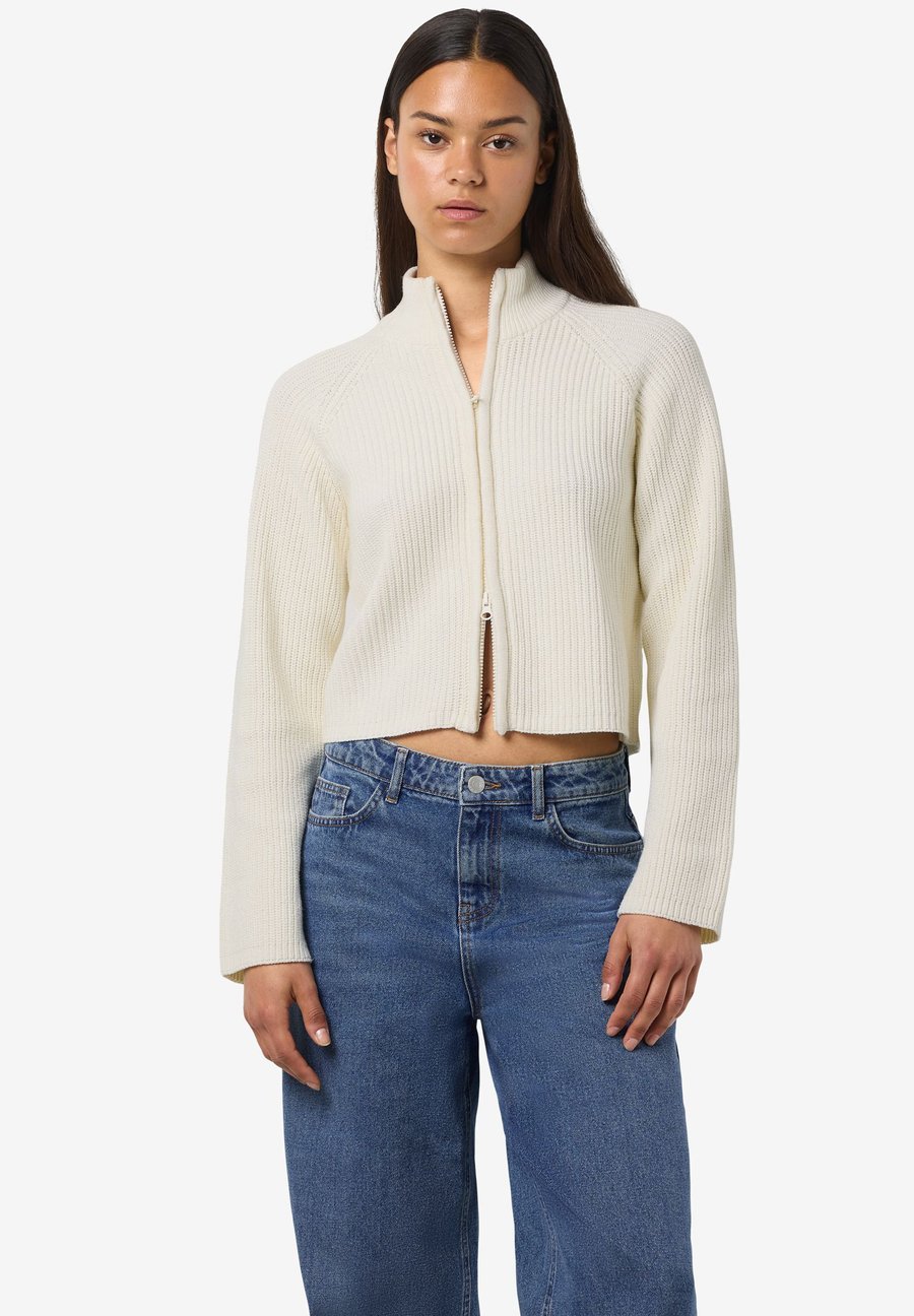 Кардиган Noisy May NMDARA ZIP CARDIGAN, Eggnog/Beige
Кардиган Noisy May NMDARA ZIP CARDIGAN, Eggnog/Beige