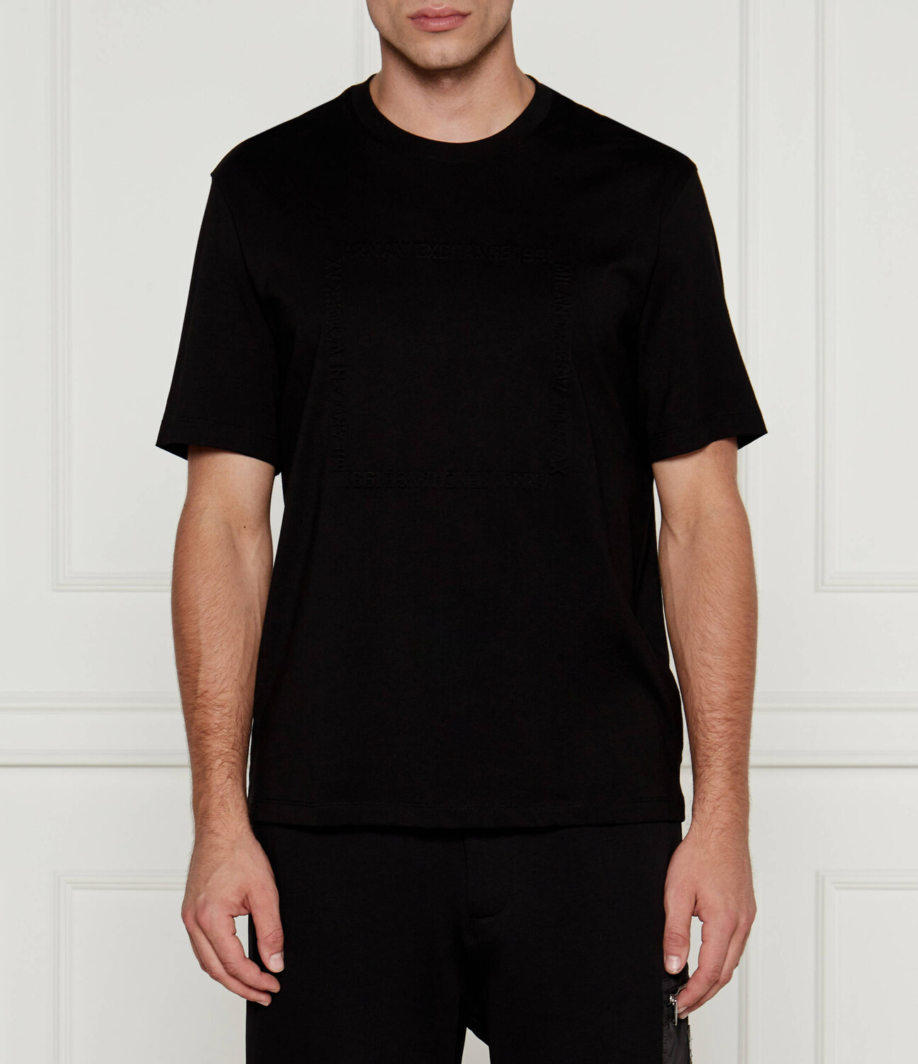 Футболка Armani Exchange Regular Fit, черный
Футболка Armani Exchange Regular Fit, черный