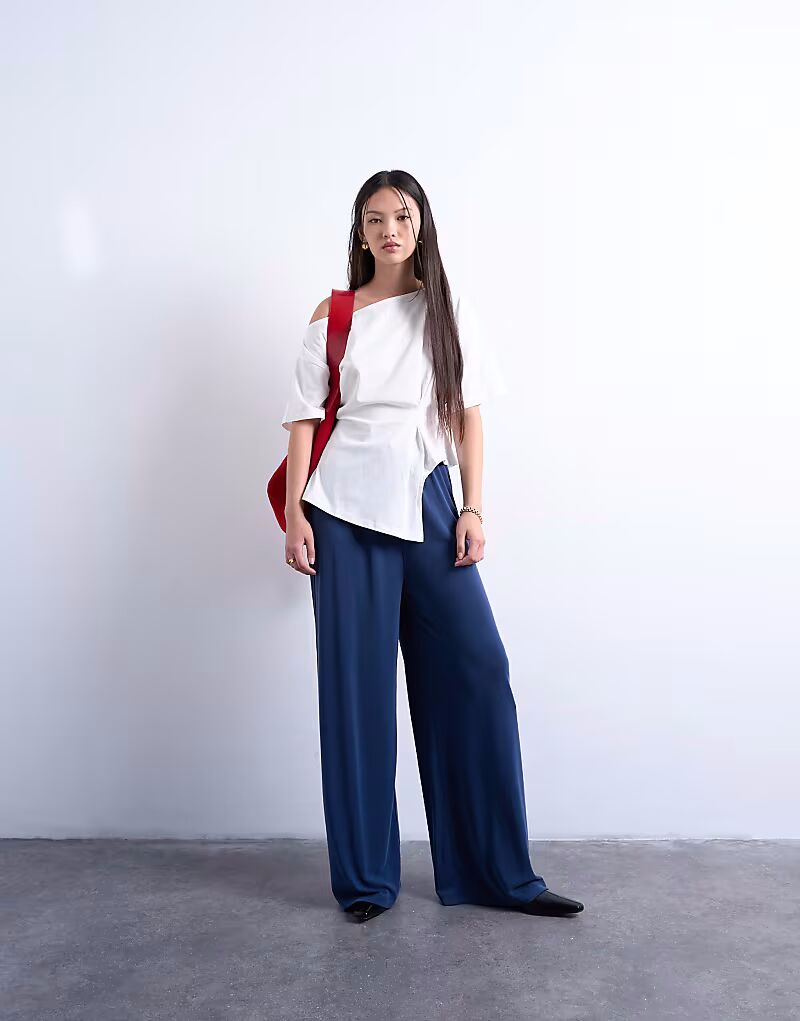 Широкие брюки Cupro с застежкой на липучке темно-синего цвета Topshop
Широкие брюки Cupro с застежкой на липучке темно-синего цвета Topshop