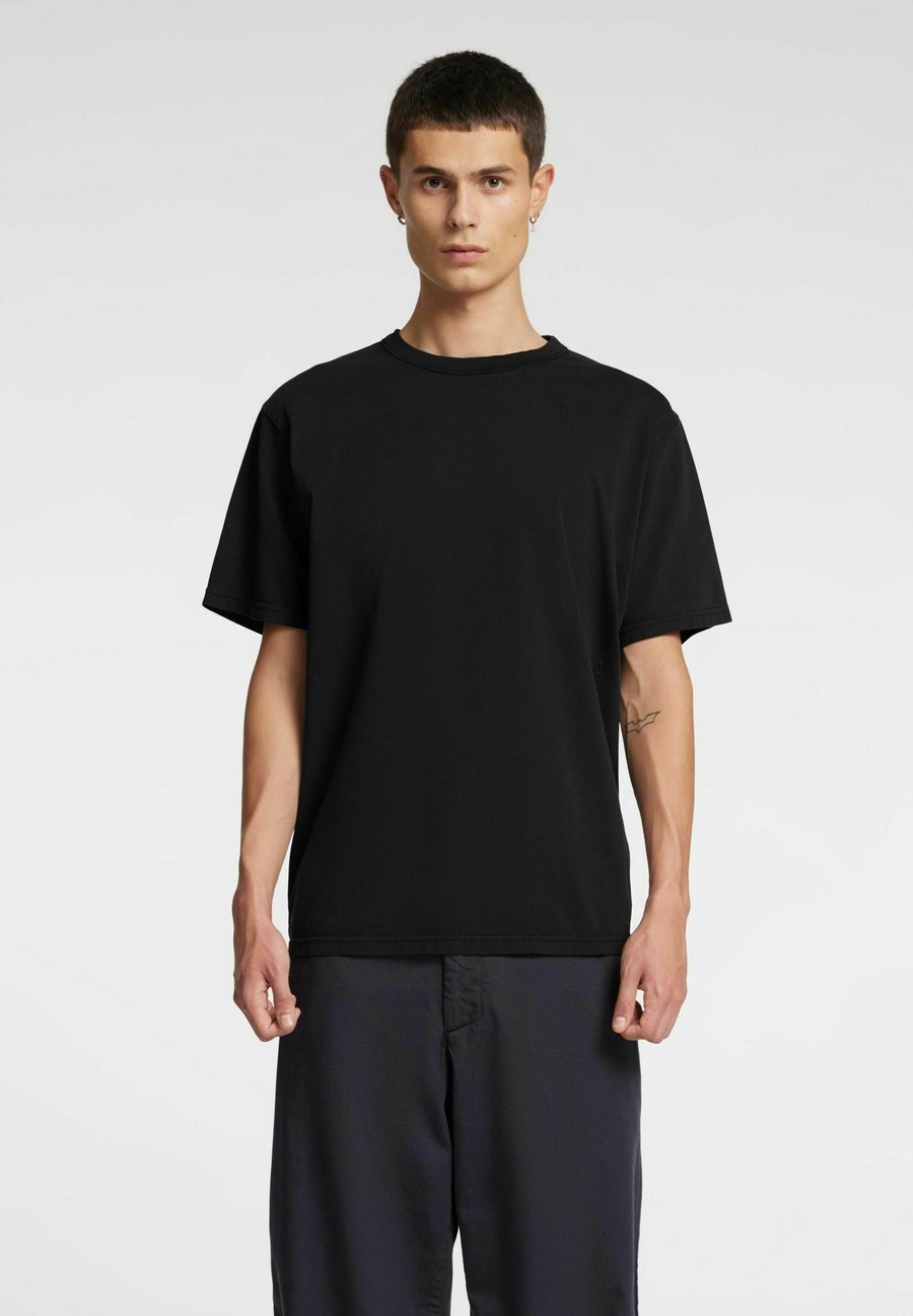 Футболка Annarr Basic T-shirt, Forged Iron/Grey, Серый, Футболка Annarr Basic T-shirt, Forged Iron/Grey
Футболка Annarr Basic T-shirt, Forged Iron/Grey, Серый, Футболка Annarr Basic T-shirt, Forged Iron/Grey