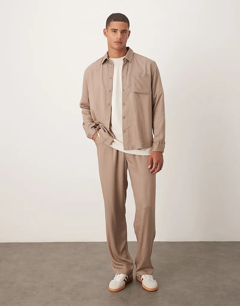 Брюки-багги ASOS DESIGN коричневого цвета
Брюки-багги ASOS DESIGN коричневого цвета