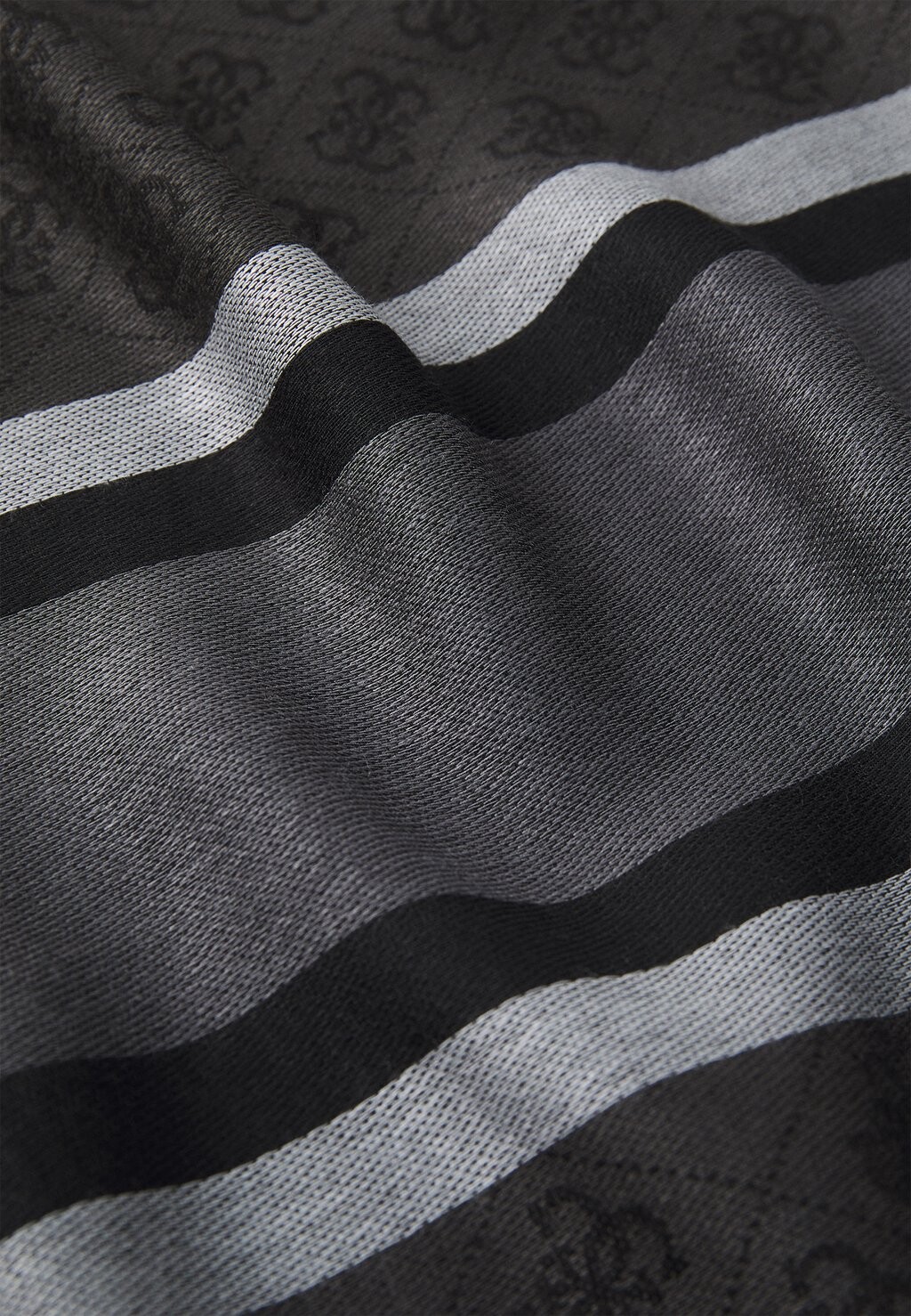 Шарф WARSAW SCARF 80X180 UNISEX Guess, черный
Шарф WARSAW SCARF 80X180 UNISEX Guess, черный