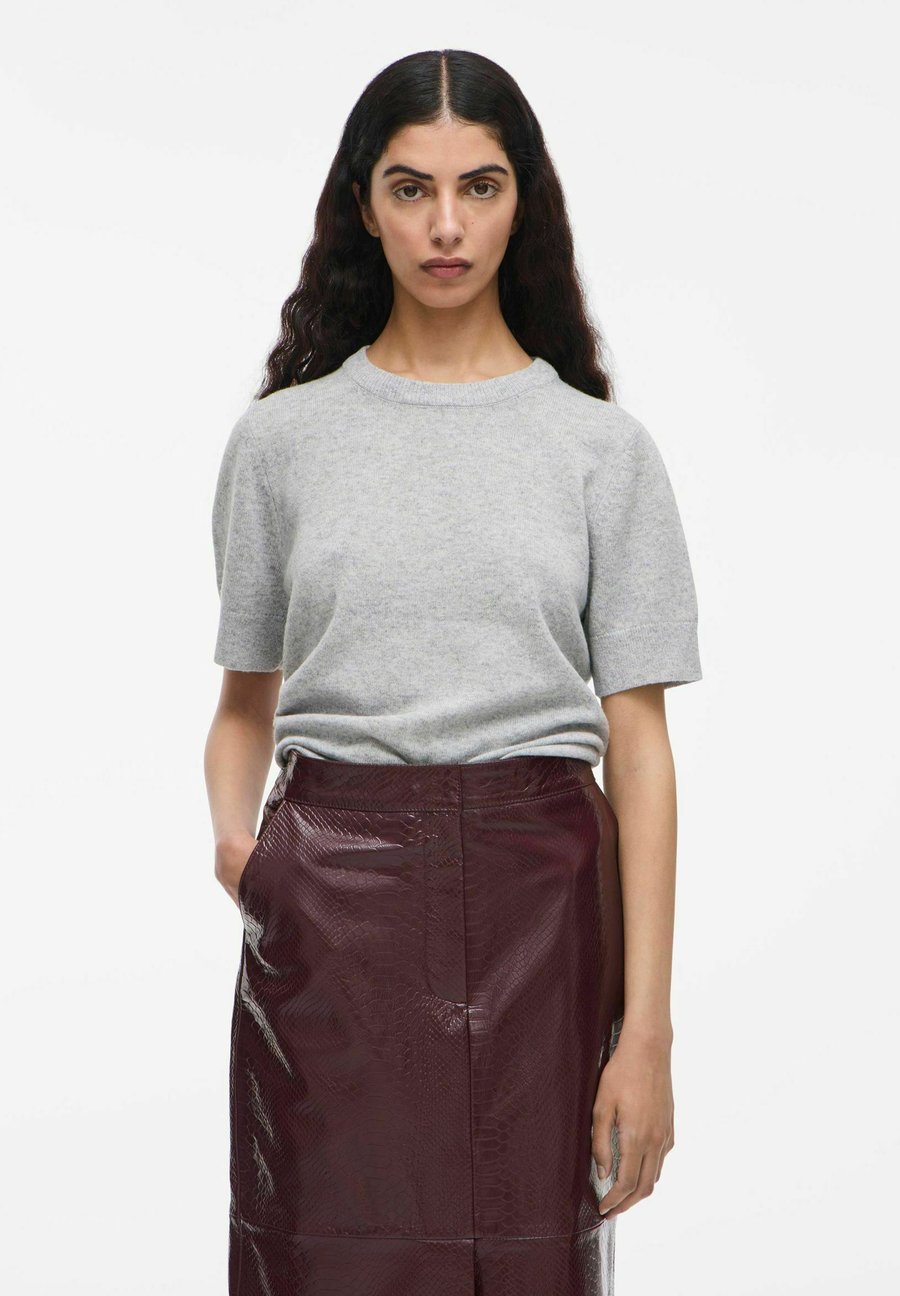 Футболка Rouge Edit Basic T-shirt, Light Grey Melange/Light Grey, Серый, Футболка Rouge Edit Basic T-shirt, Light Grey Melange/Light Grey
Футболка Rouge Edit Basic T-shirt, Light Grey Melange/Light Grey, Серый, Футболка Rouge Edit Basic T-shirt, Light Grey Melange/Light Grey