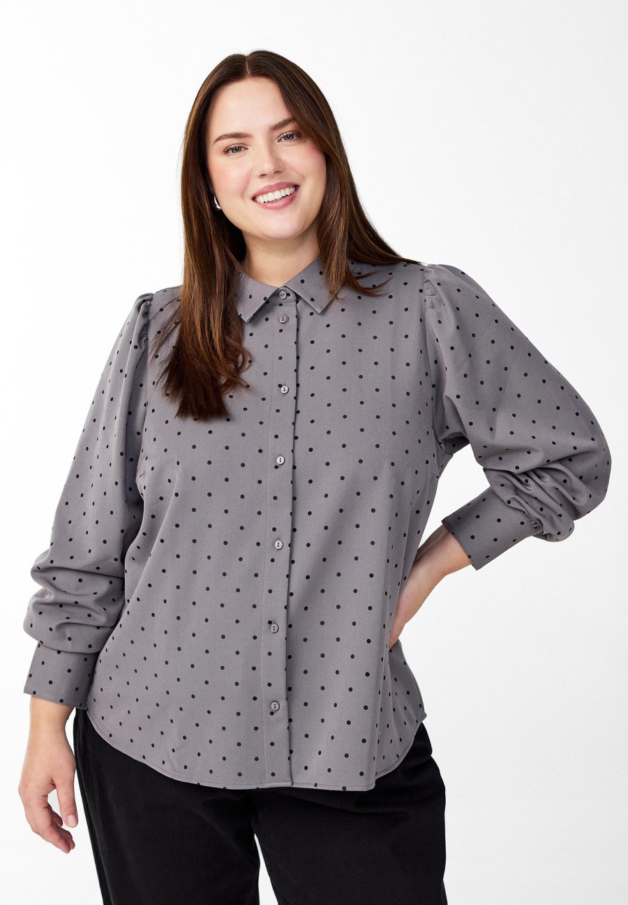 Блуза Zizzi Button-down blouse, Cliffside G W Dot/Black
Блуза Zizzi Button-down blouse, Cliffside G W Dot/Black