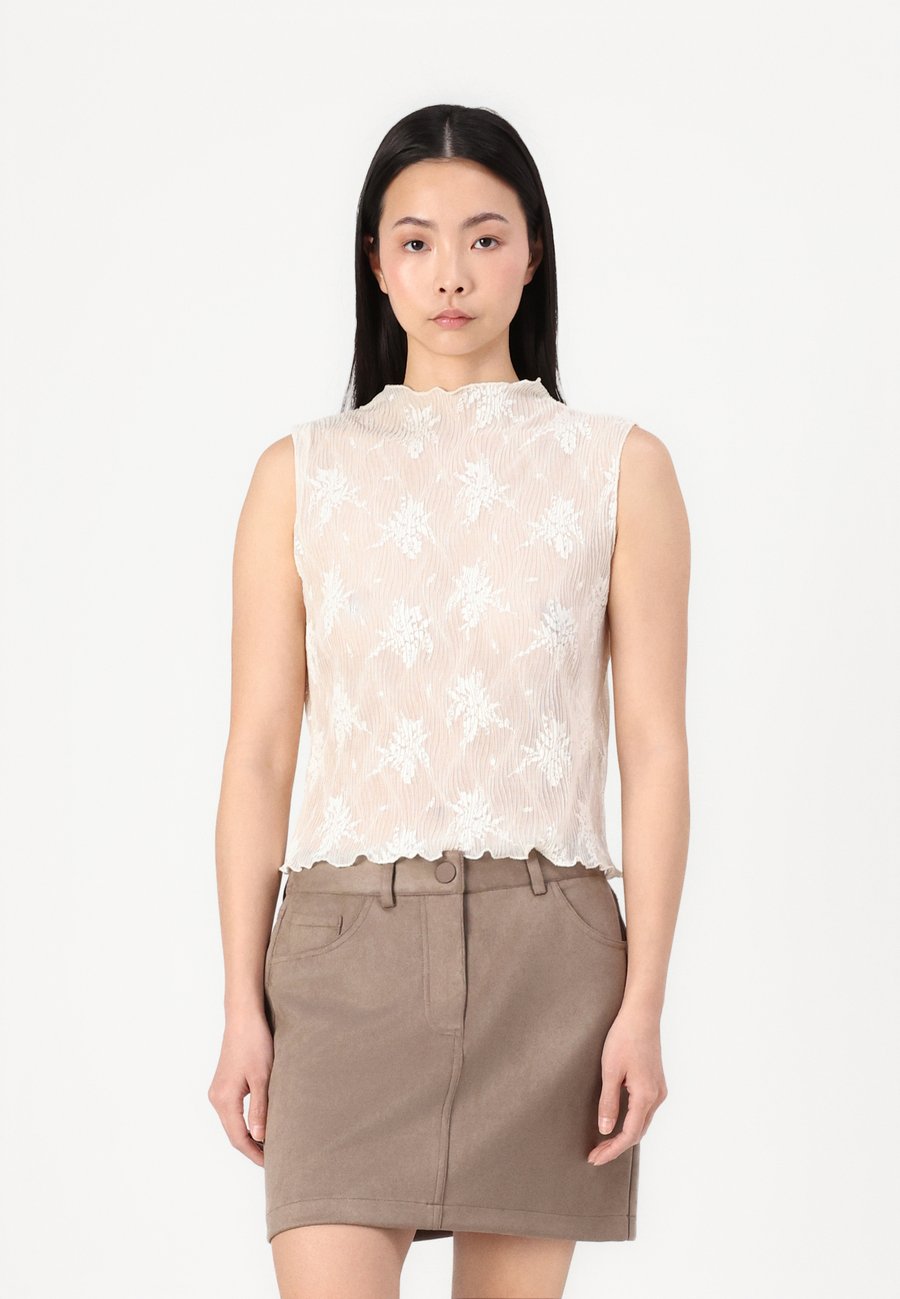 Топ Gina Tricot FUNNEL NECK, Creme/Beige
Топ Gina Tricot FUNNEL NECK, Creme/Beige