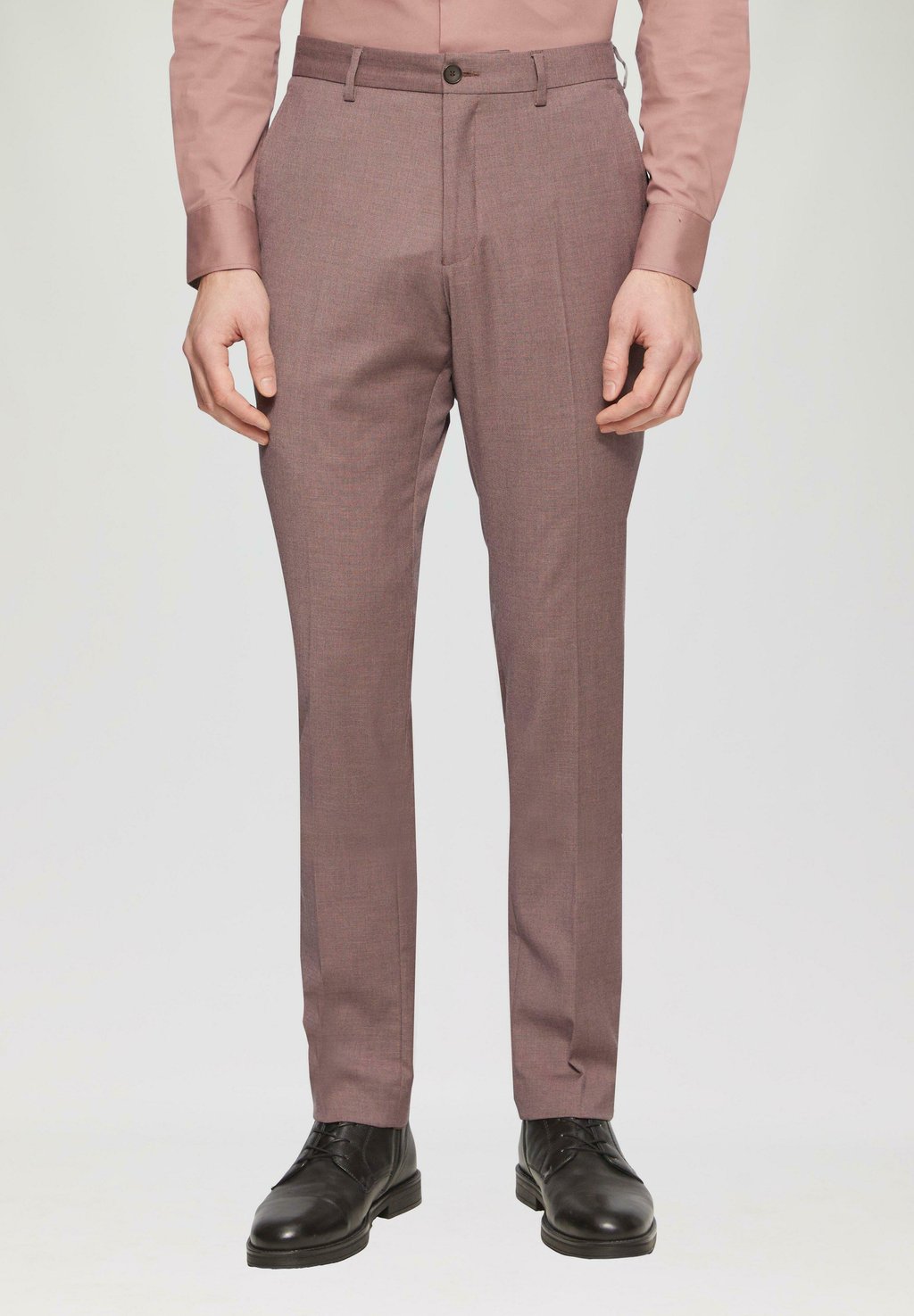 Костюмные брюки s.Oliver BLACK LABEL, светло-розовый
Костюмные брюки s.Oliver BLACK LABEL, светло-розовый