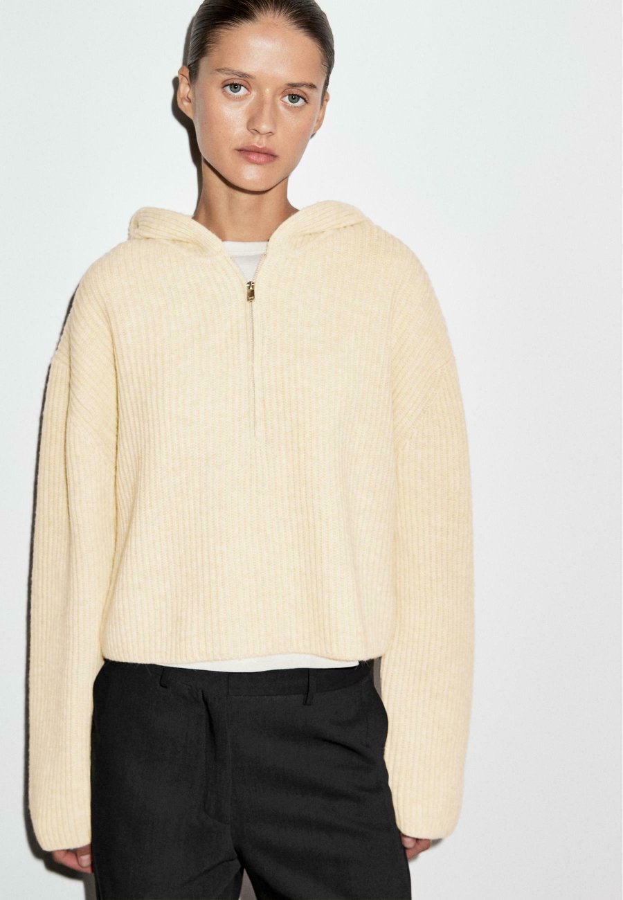 Джемпер Massimo Dutti ZIP NECK WITH HOOD DETAIL, Yellow
Джемпер Massimo Dutti ZIP NECK WITH HOOD DETAIL, Yellow