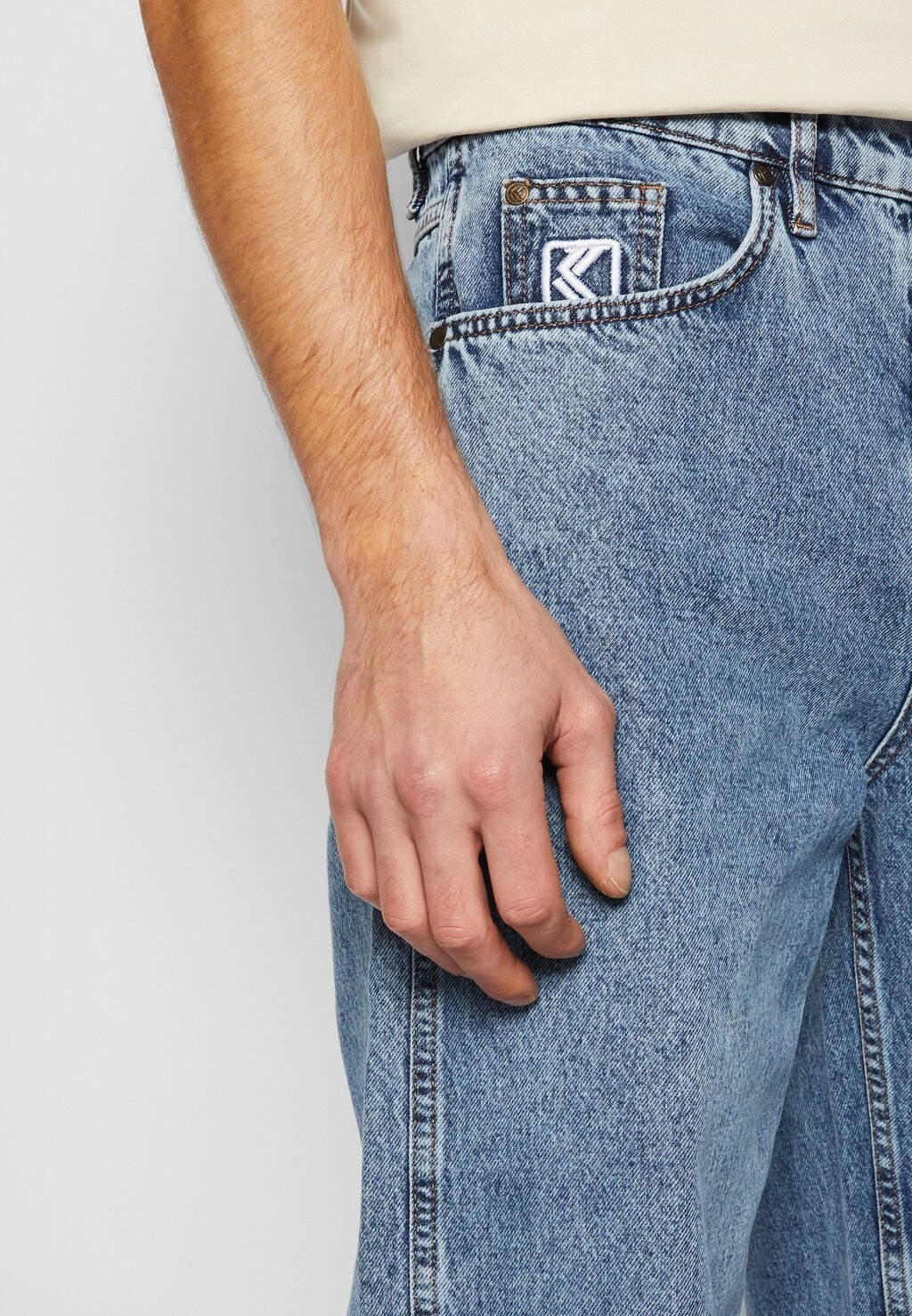 Джинсы Tapered Fit Small Five Pocket Karl Kani, синий
Джинсы Tapered Fit Small Five Pocket Karl Kani, синий