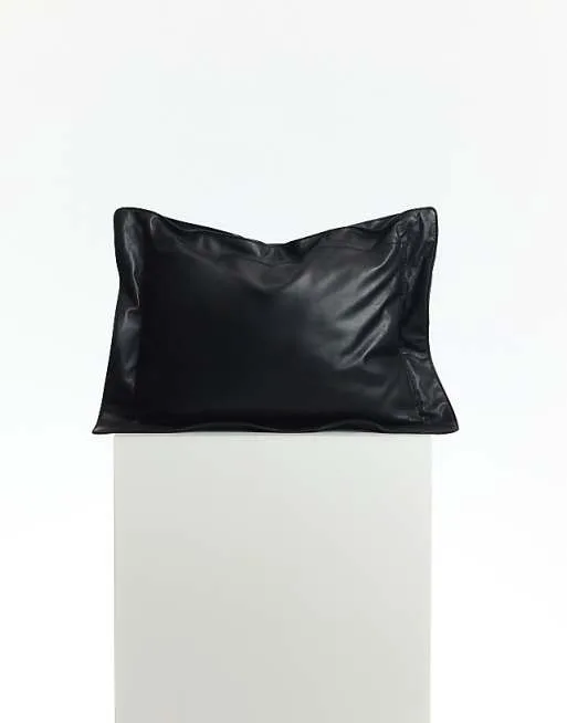 Черная кожаная сумка ARRANGE Pillow
Черная кожаная сумка ARRANGE Pillow