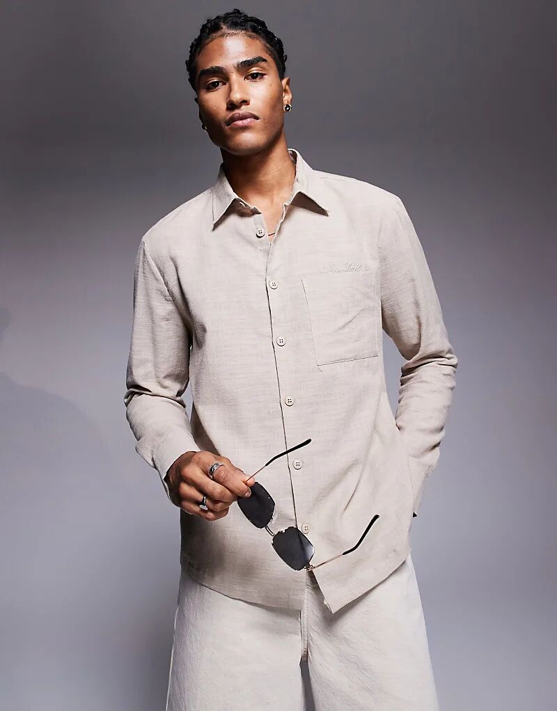 Рубашка River Island с имитацией льна в цвете «камень»
Рубашка River Island с имитацией льна в цвете «камень»