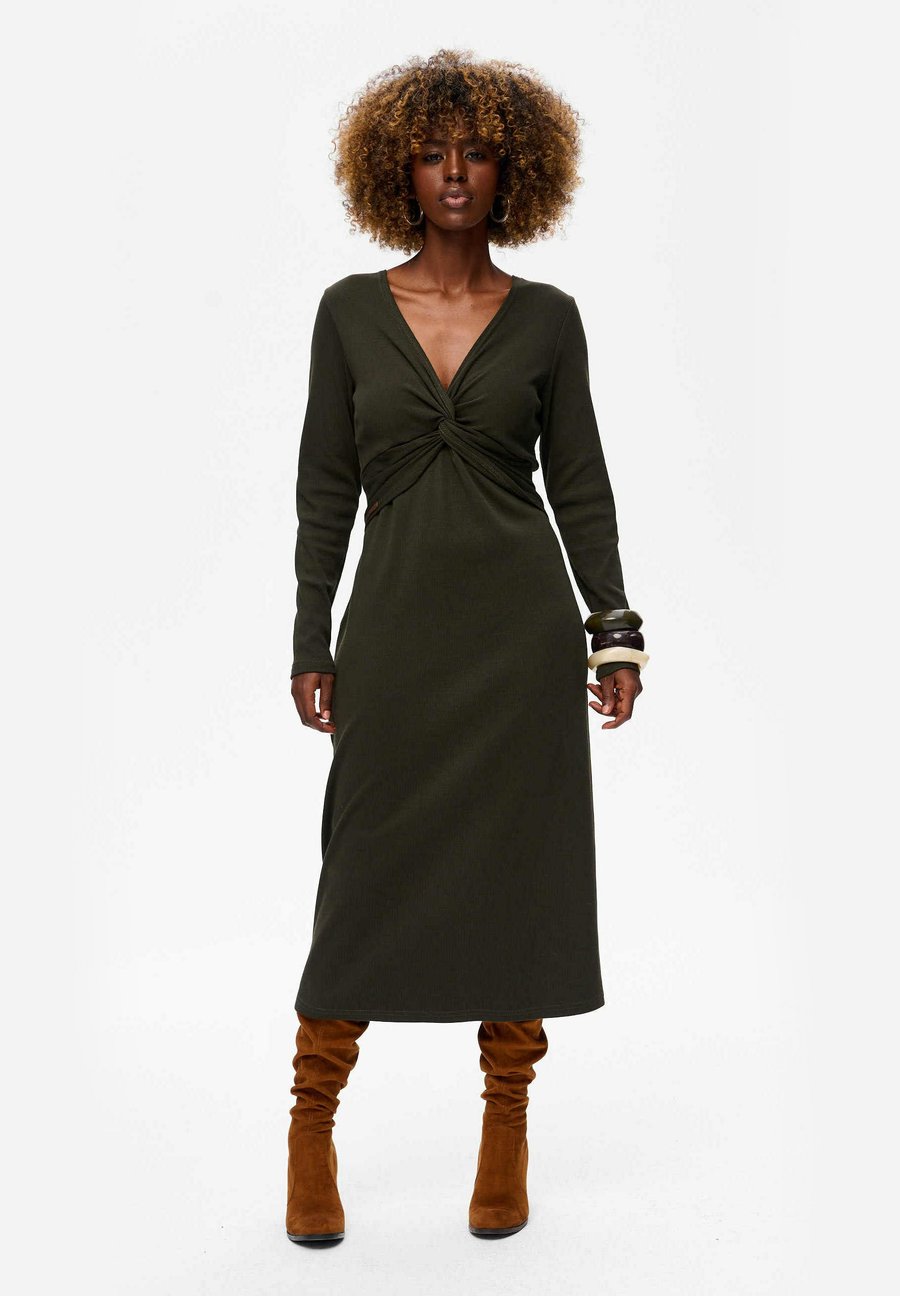 Платье blue shadow BOMI, Green
Платье blue shadow BOMI, Green