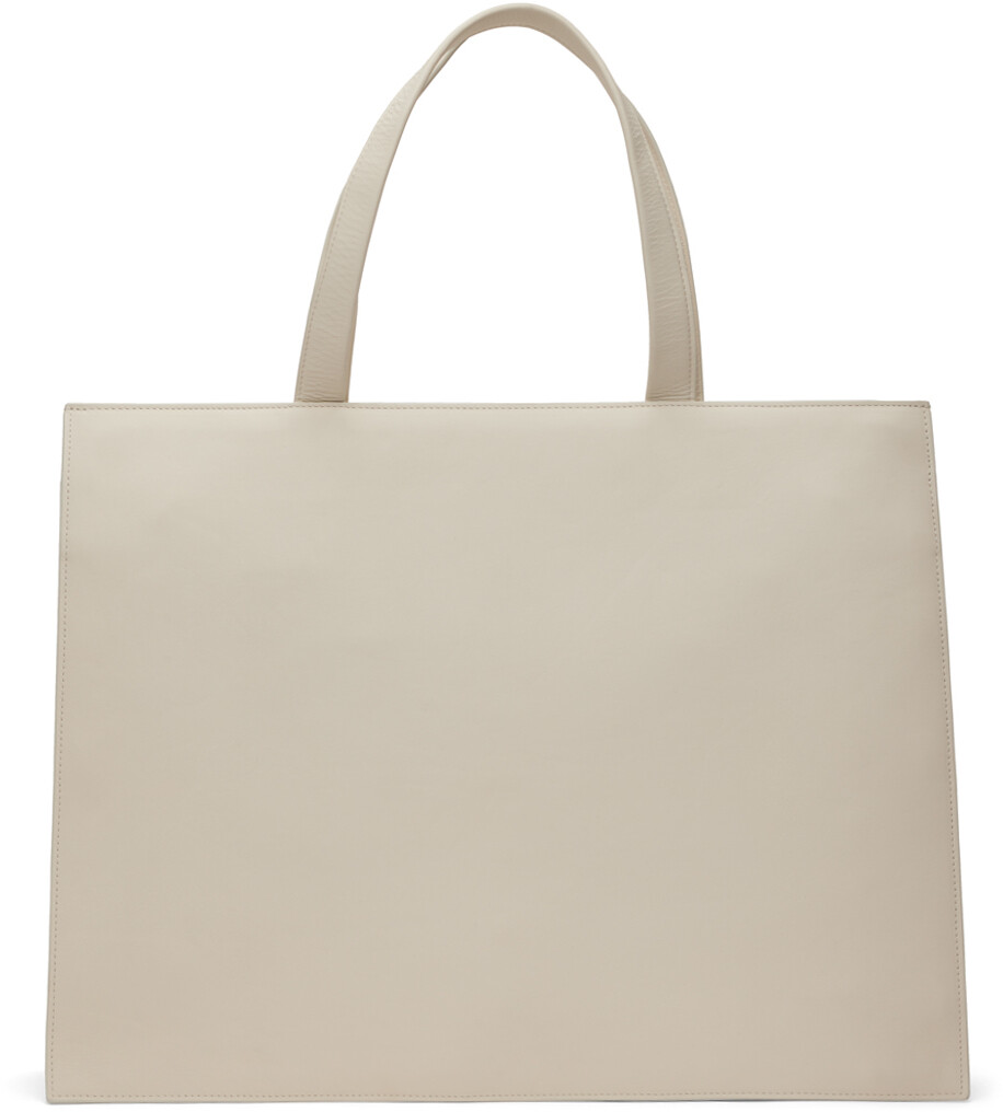 Белая объемная сумка-тоут Linstead Bianca Saunders Edition ECCO.kollektive, Cream white
Белая объемная сумка-тоут Linstead Bianca Saunders Edition ECCO.kollektive, Cream white