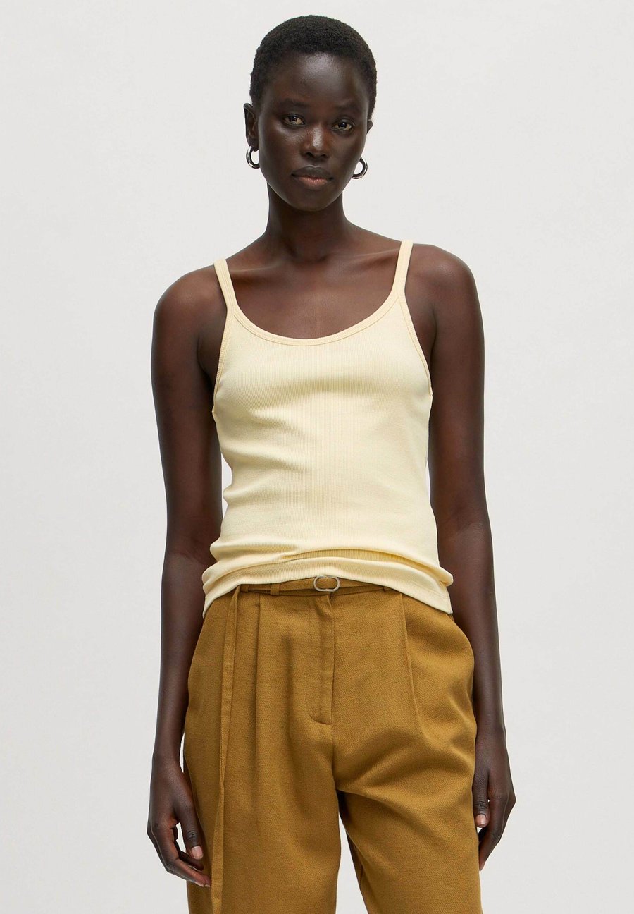 Топ EDITED Top, Gelb Creme/Yellow
Топ EDITED Top, Gelb Creme/Yellow