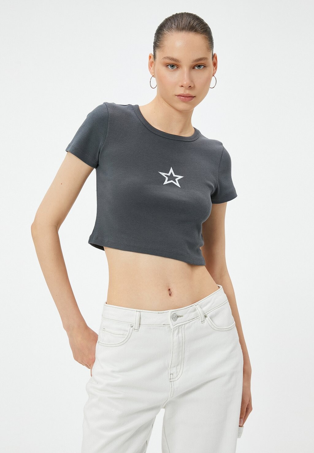 Футболка с принтом FLORAL CUT WORK Koton, антрацит
Футболка с принтом FLORAL CUT WORK Koton, антрацит