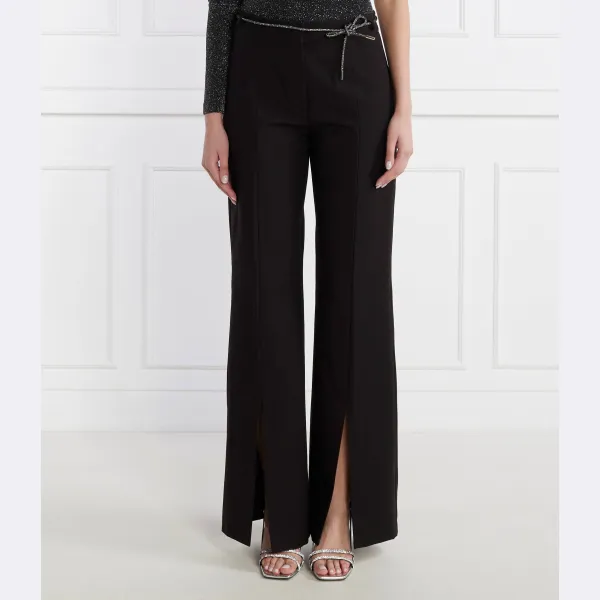 Свободные брюки хулерика с поясом Hugo, черный
Свободные брюки хулерика с поясом Hugo, черный