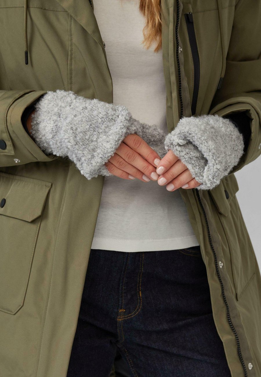 Перчатки s.Oliver Mittens, Grau Meliert/Grey
Перчатки s.Oliver Mittens, Grau Meliert/Grey