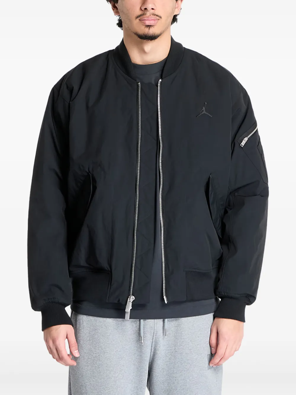 Бомбер Renegade Essentials Jordan, черный
Бомбер Renegade Essentials Jordan, черный