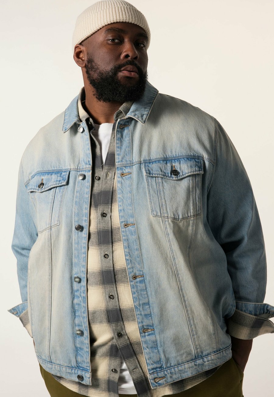 Куртка STHUGE BREAST POCKETS, Bleached Denim
Куртка STHUGE BREAST POCKETS, Bleached Denim