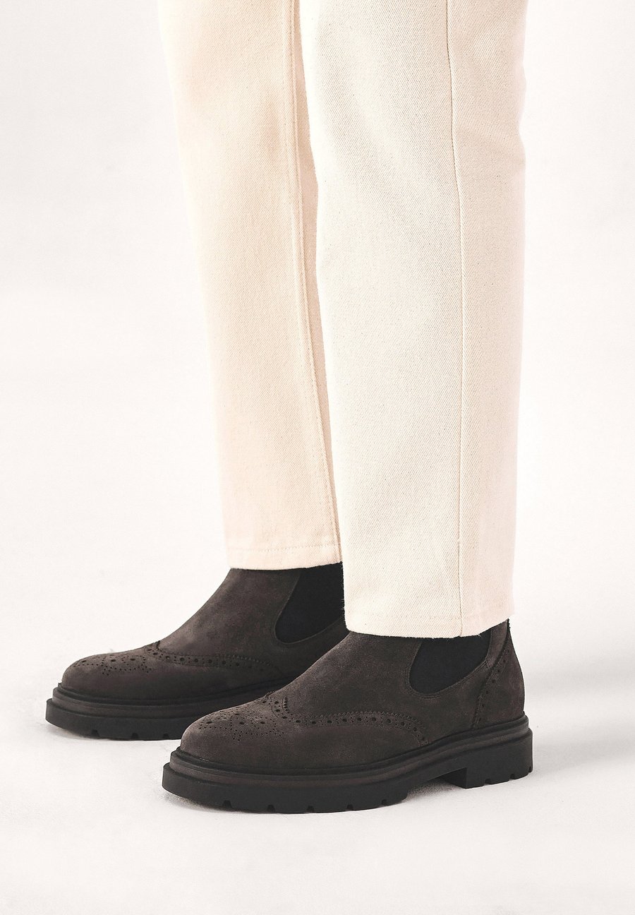 Ботинки Kazar ADAN, Brown
Ботинки Kazar ADAN, Brown