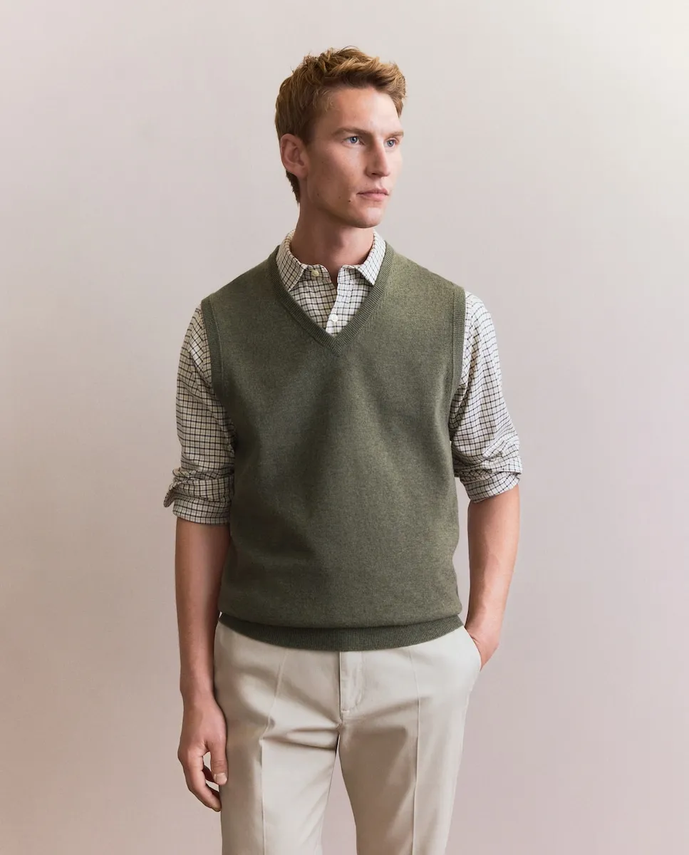 Мужской закрытый жилет из кашемировой шерсти Emidio Tucci, хаки
Мужской закрытый жилет из кашемировой шерсти Emidio Tucci, хаки