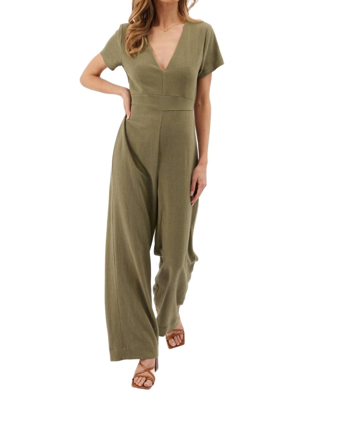 Комбинезон Farrah в цвете армейский зеленый Kylie Paige
Комбинезон Farrah в цвете армейский зеленый Kylie Paige