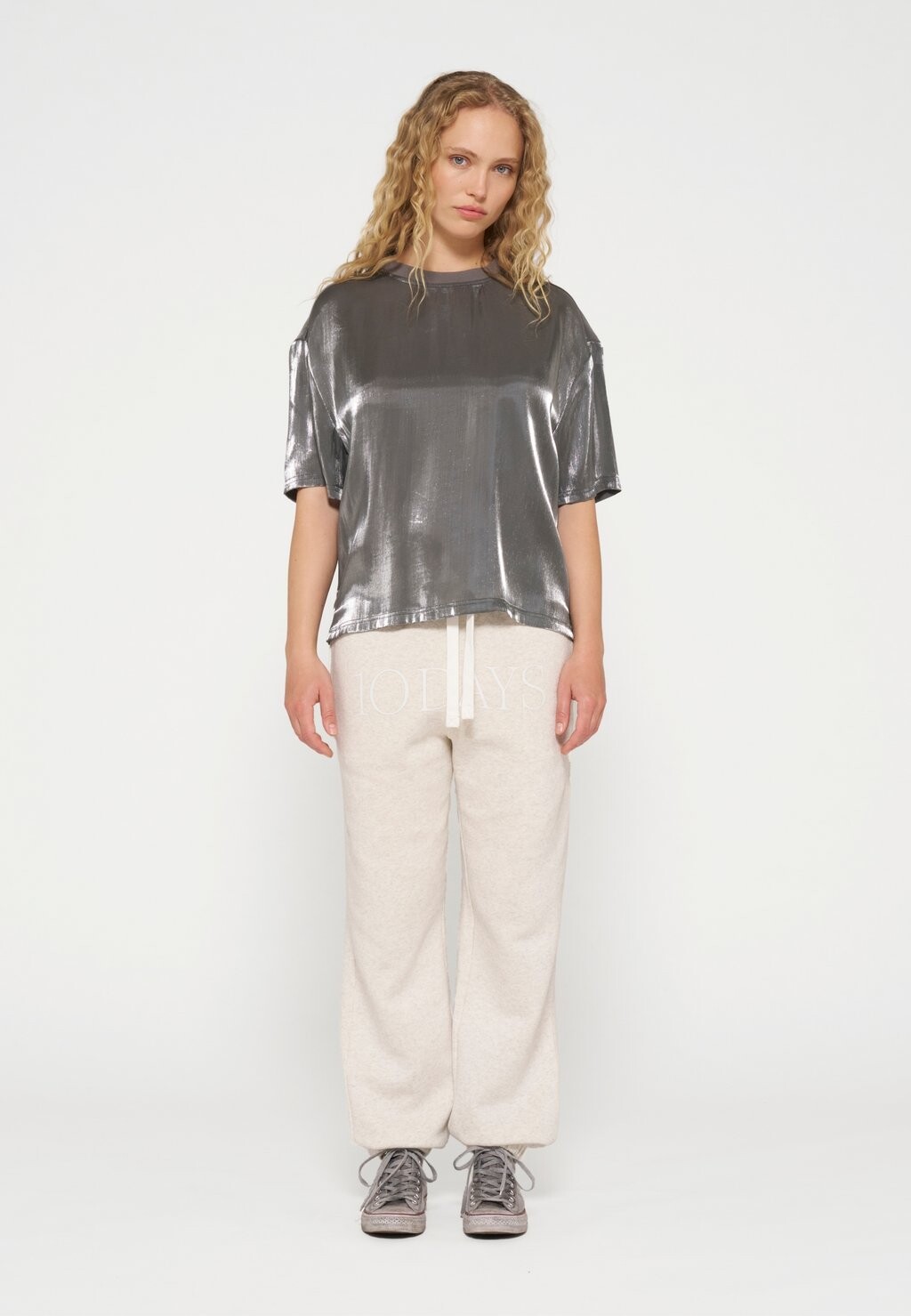 Блуза 10DAYS, серебристый
Блуза 10DAYS, серебристый